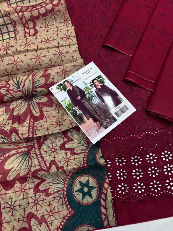 MARIA B  LAWN  WITH  DIGITAL Daimond Code:809 DUPATTA MOST DEMANDING ARTICLE - Image 4