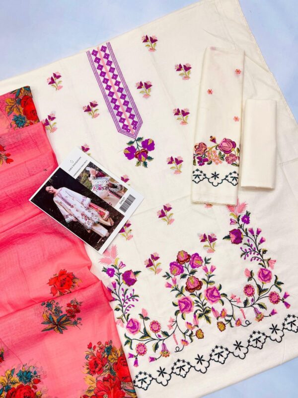 ZARA SHAHJAHAN LAWN  WITH  DIGITAL Diamond DUPATTA Code:837 - Image 4
